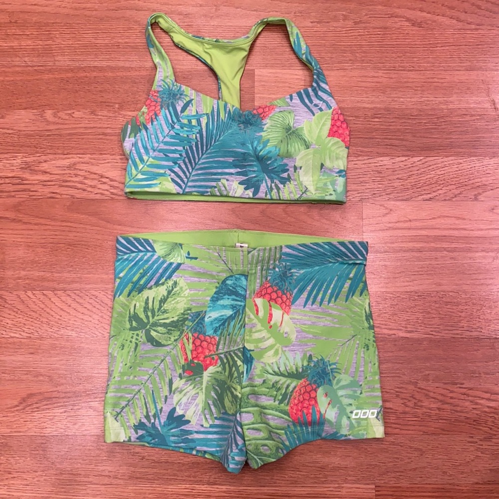 NWT Lorna Jane Tropical Sports Bra & Short Set
